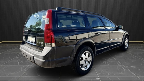 Volvo XC70 4 of 8