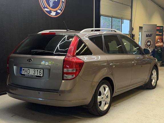 Kia Ceed 21 of 23