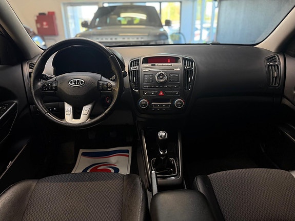 Kia Ceed 8 of 23