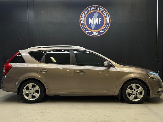 Kia Ceed 2 of 23