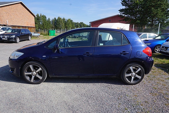 Toyota Auris 4 of 6