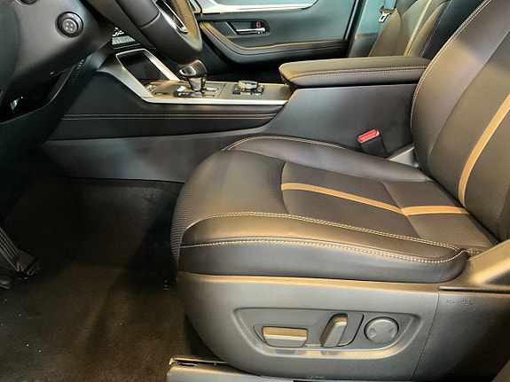 Mazda CX-60 9 of 15