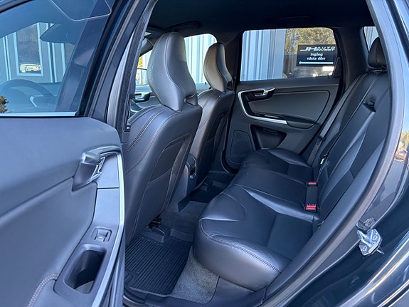Volvo XC60 14 of 20