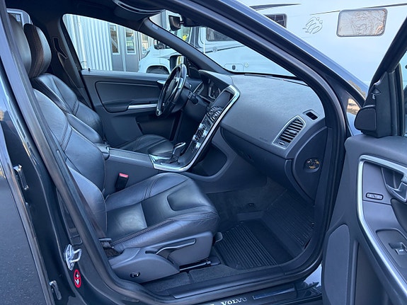 Volvo XC60 12 of 20