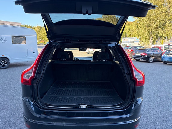 Volvo XC60 9 of 20
