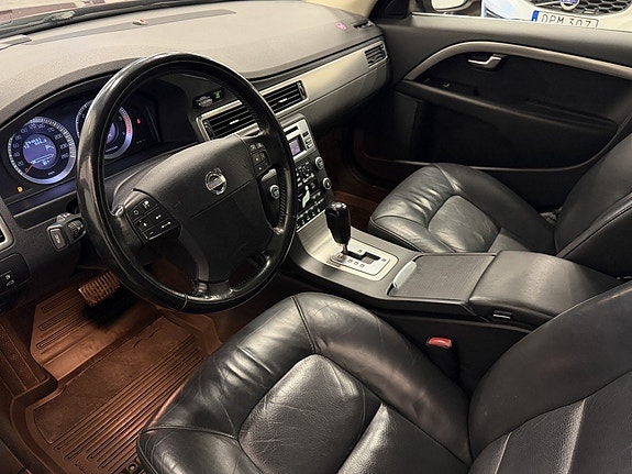 Volvo V70 7 of 20