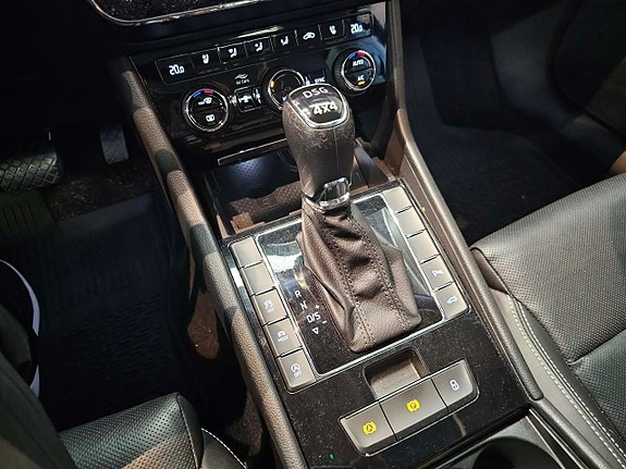 Skoda Superb 13 of 23