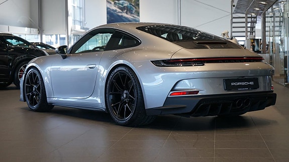 Porsche 911 2 of 6