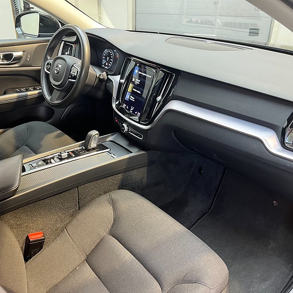 Volvo V60 12 of 13