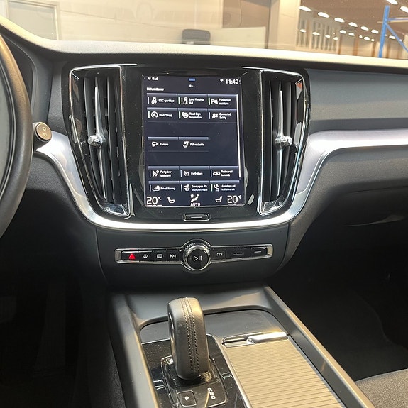 Volvo V60 13 of 13