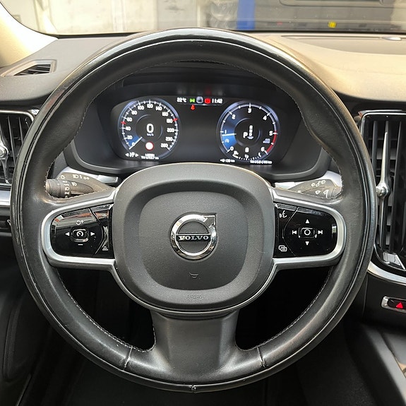 Volvo V60 11 of 13