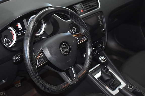 Skoda Octavia 8 of 13