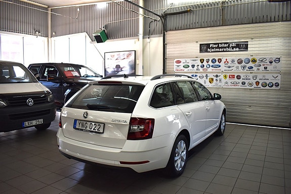 Skoda Octavia 2 of 13