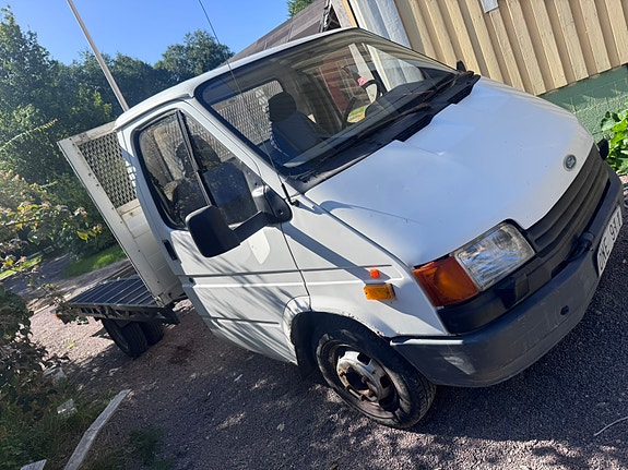 Ford Transit 3 of 8