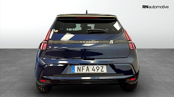Renault 5 E-Tech 4 of 12