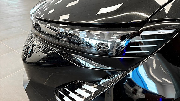 Renault Scenic E-Tech 21 of 25