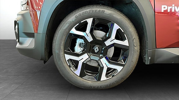 Renault 4 E-Tech 9 of 12