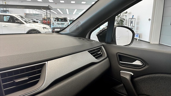 Renault Captur 21 of 24