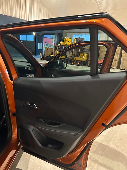 Peugeot 2008 5 of 8