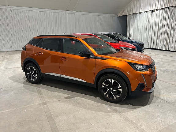 Peugeot 2008 2 of 8