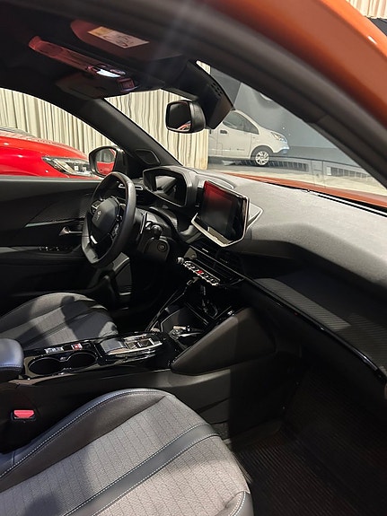Peugeot 2008 7 of 8