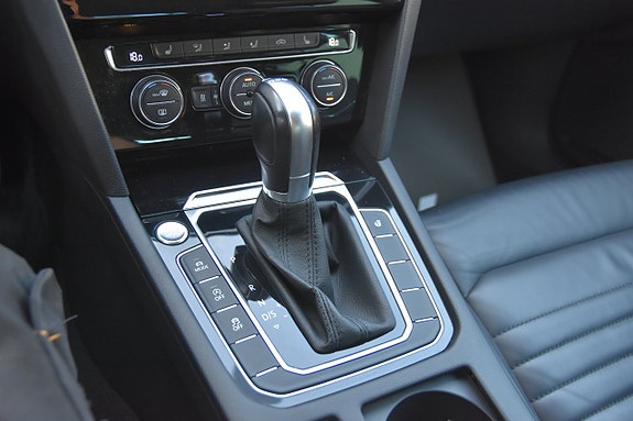 Volkswagen Passat 19 of 20