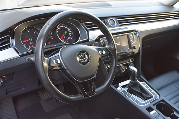 Volkswagen Passat 15 of 20