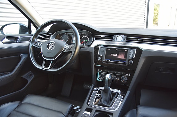 Volkswagen Passat 14 of 20