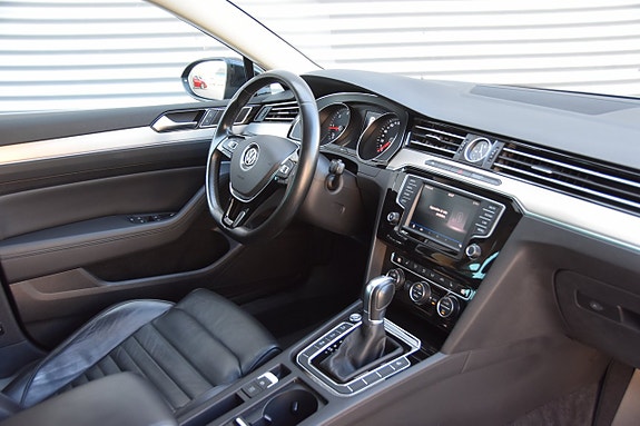 Volkswagen Passat 11 of 20