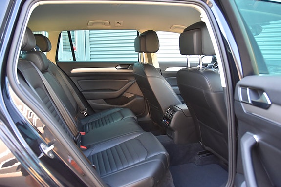 Volkswagen Passat 13 of 20