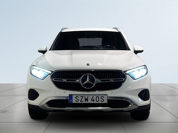 Mercedes-Benz GLC200 2 of 22