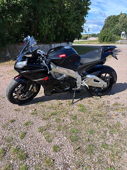 Aprilia RSV4 LÅGMILAD 3 of 6