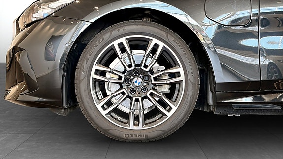 BMW 530e 9 of 9