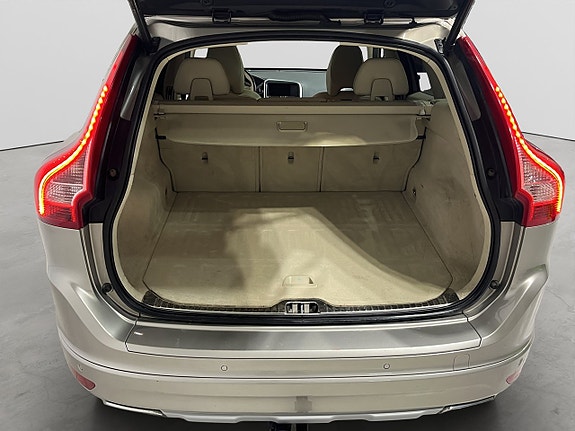 Volvo XC60 12 of 22