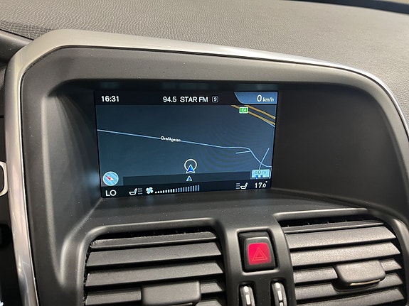 Volvo XC60 18 of 22