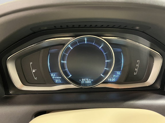 Volvo XC60 15 of 22