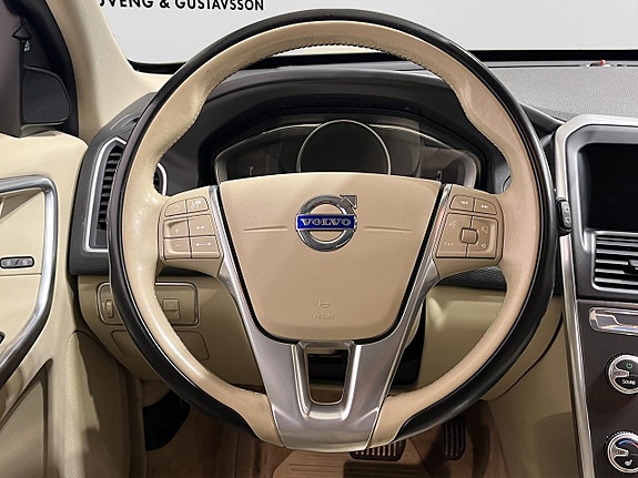 Volvo XC60 14 of 22