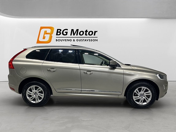 Volvo XC60 3 of 22