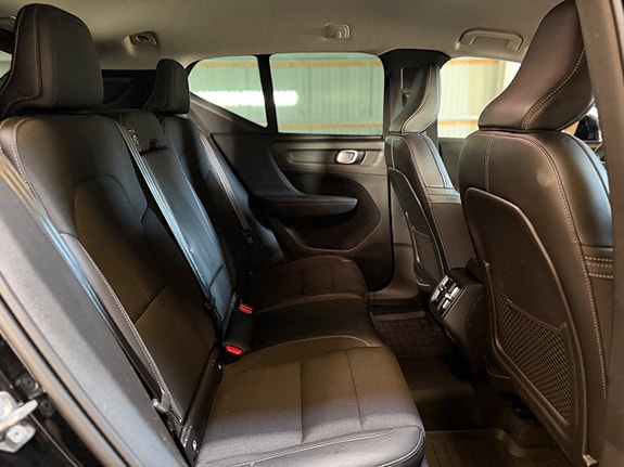 Volvo XC40 14 of 19