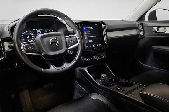 Volvo XC40 9 of 19