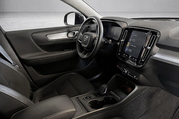 Volvo XC40 10 of 19