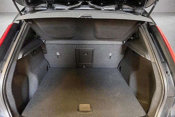 Volvo XC40 11 of 19