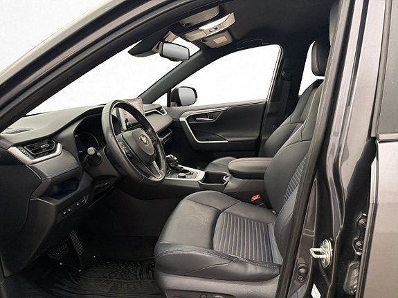 Toyota RAV4 13 of 24