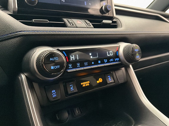 Toyota RAV4 16 of 24