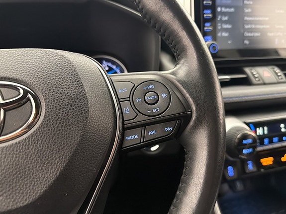 Toyota RAV4 18 of 24