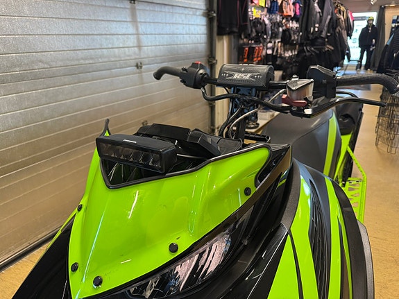 Arctic Cat M 8000 ES -18 4 of 6