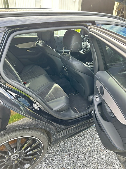 Mercedes-Benz C220 4 of 6