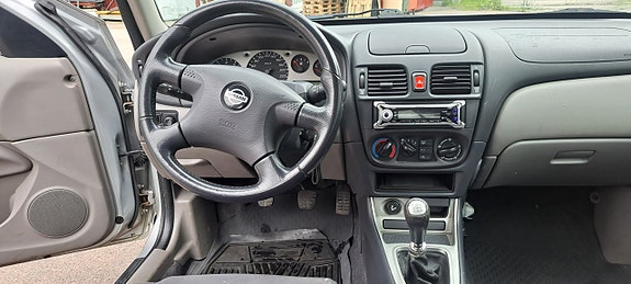 Nissan Almera 9 of 11