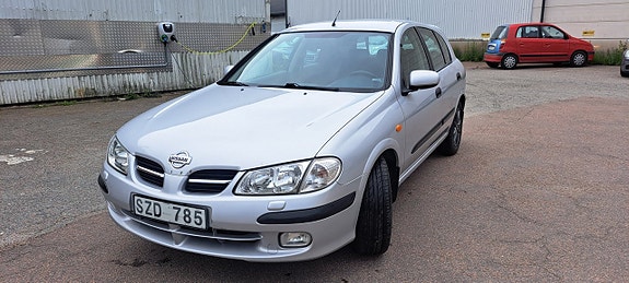 Nissan Almera 2 of 11