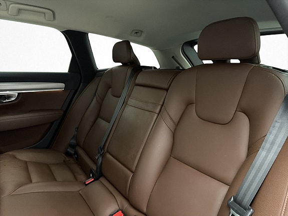 Volvo V90 16 of 30